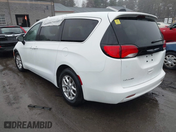 2023 Chrysler Voyager LX z VIN 2C4RC1CGXPR608105, wystawiony jako IAAI lot #41933810 z przebiegiem 10 635 mil mil oraz . Historia ofert i sprzedaży dostępna na DreamBid. Obrazek 14.