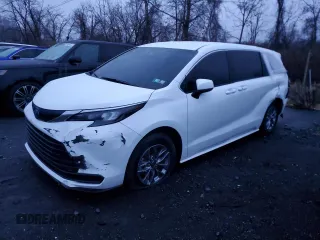 2024 Toyota Sienna LE with VIN 5TDKSKFC8RS111034, listed as a Copart auction lot 84611394 with 5,717 mi miles and Salvage Title. Bid and sale history available at carsss.com. Image 1.