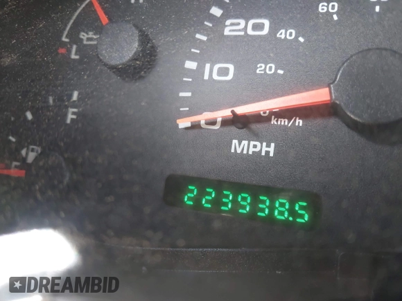 2004 Ford Excursion Limited z VIN 1FMNU42S84EA16970, wystawiony jako IAAI lot #42001424 z przebiegiem 223 938 mil mil oraz . Historia ofert i sprzedaży dostępna na DreamBid. Obrazek 15.