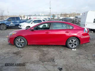 2021 Kia Forte FE with VIN 3KPF24AD2ME325789, listed as a IAAI auction lot 41847510 with 40,789 mi miles. Bid and sale history available at carsss.com. Image 13.