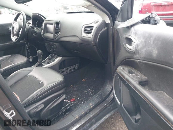2018 Jeep Compass Altitude with VIN 3C4NJDBB3JT161844, listed as a IAAI auction lot 41935924 with 80,342 mi miles and . Bid and sale history available at DreamBid. Image 5.