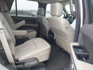 2020 Ford Expedition XLT z VIN 1FMJU1JTXLEA56148, wystawiony jako IAAI lot #41602849 z przebiegiem 133 596 mil mil oraz . Historia ofert i sprzedaży dostępna na DreamBid. Obrazek 8.