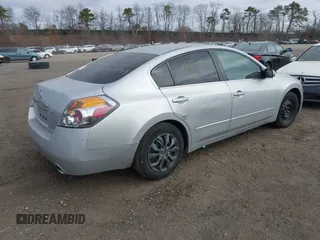 2009 Nissan Altima 2.5 with VIN 1N4AL21EX9N510198, listed as a IAAI auction lot 41808597 with 999,999 mi miles. Bid and sale history available at carsss.com. Image 4.