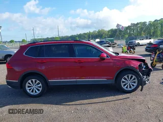 2018 Volkswagen Tiguan SEL z VIN 3VV3B7AX3JM054842, wystawiony jako IAAI lot #42240503 z przebiegiem 47 300 mil mil oraz . Historia ofert i sprzedaży dostępna na DreamBid. Obrazek 13.
