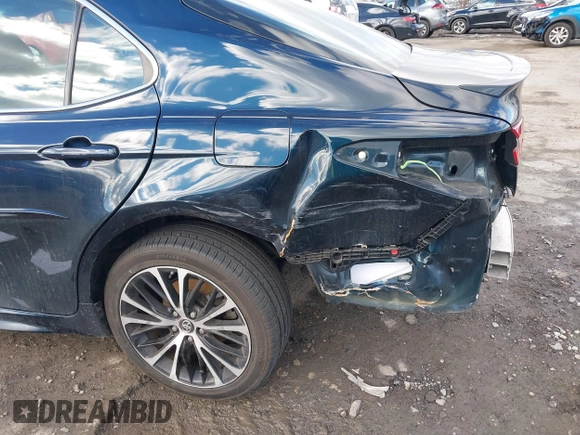 2018 Toyota Camry LE with VIN 4T1B11HK2JU598860, listed as a IAAI auction lot 41493633 with 74,480 mi miles. Bid and sale history available at carsss.com. Image 6.