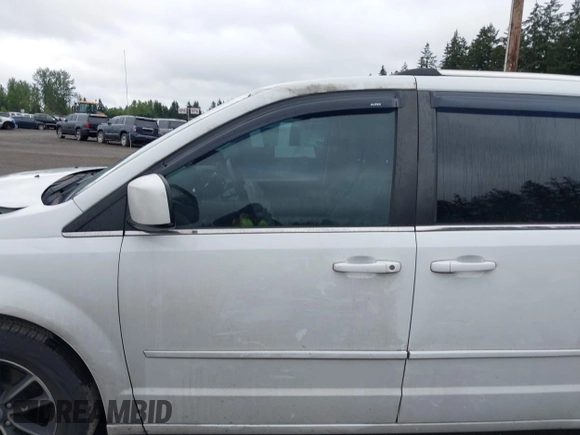2017 Dodge Grand Caravan SXT with VIN 2C4RDGCG2HR645439, listed as a IAAI auction lot 42141378 with 161,518 mi miles and . Bid and sale history available at DreamBid. Image 14.
