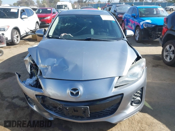 2013 Mazda 3 i Grand Touring z VIN JM1BL1WP0D1736124, wystawiony jako IAAI lot #42271018 z przebiegiem 124 478 mil mil oraz . Historia ofert i sprzedaży dostępna na DreamBid. Obrazek 12.