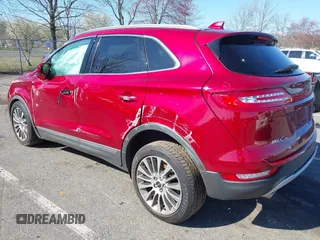 2017 Lincoln MKC Reserve z VIN 5LMCJ3D92HUL32281, wystawiony jako IAAI lot #41931033 z przebiegiem 50 683 mil mil oraz . Historia ofert i sprzedaży dostępna na DreamBid. Obrazek 3.