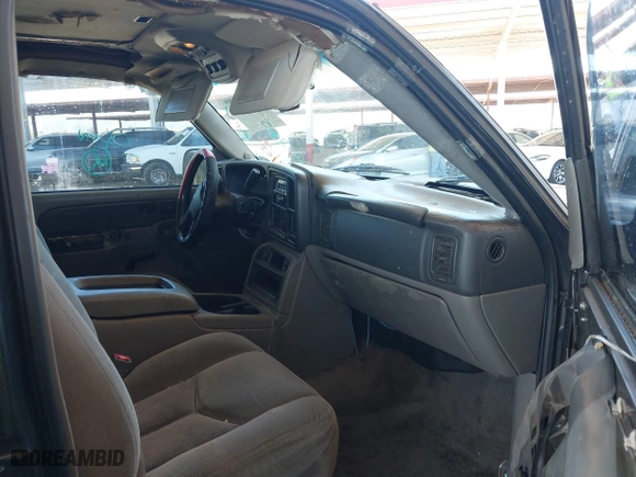 2003 Chevrolet Tahoe LT with VIN 1GNEC13Z03R286579, listed as a IAAI auction lot 41872493 with 236,001 mi miles. Bid and sale history available at carsss.com. Image 5.