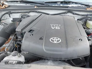 2006 Toyota Tacoma PreRunner z VIN 5TEJU62N06Z284114, wystawiony jako IAAI lot #41285658 z przebiegiem 92 160 mil mil oraz . Historia ofert i sprzedaży dostępna na DreamBid. Obrazek 10.