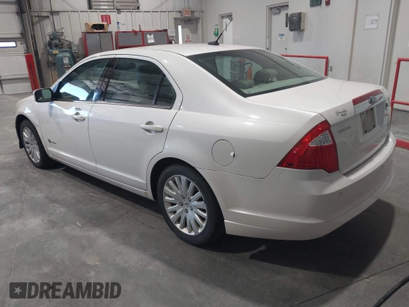 2010 Ford Fusion Hybrid with VIN 3FADP0L30AR152547, listed as a IAAI auction lot 42191154 with 105,180 mi miles. Bid and sale history available at carsss.com. Image 3.