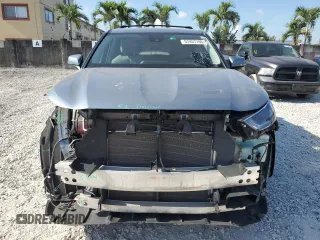 2021 Toyota Highlander L z VIN 5TDZZRAH2MS067837, wystawiony jako Copart lot #57457195 z przebiegiem 53 904 mil mil oraz Szkoda całkowita • Salvage title. Historia ofert i sprzedaży dostępna na DreamBid. Obrazek 5.