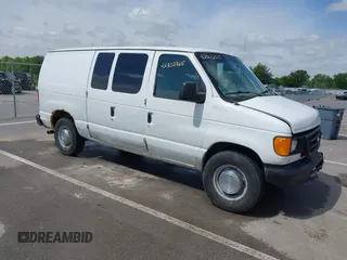 2007 Ford Econoline Cargo Commercial z VIN 1FTNE24L57DA53187, wystawiony jako IAAI lot #42302365 z przebiegiem 219 419 mil mil oraz . Historia ofert i sprzedaży dostępna na DreamBid. Obrazek 1.
