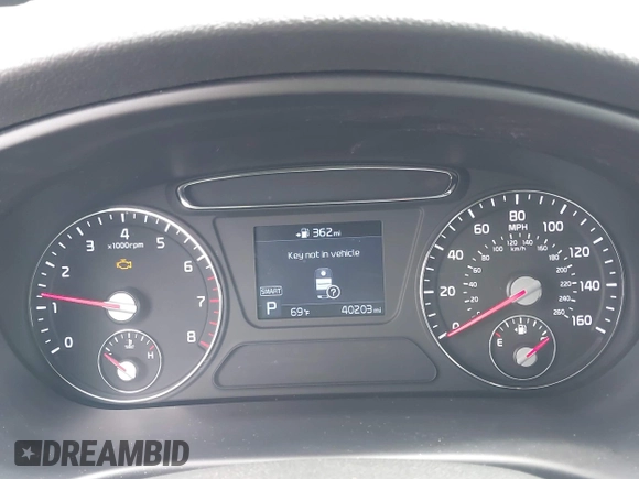 2020 Kia Sorento S z VIN 5XYPG4A51LG638039, wystawiony jako IAAI lot #42224330 z przebiegiem 40 203 mil mil oraz . Historia ofert i sprzedaży dostępna na DreamBid. Obrazek 7.