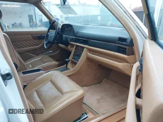 1989 Mercedes-Benz 420 Series 420SEL with VIN WDBCA35E4KA456613, listed as a IAAI auction lot 41145650 with 199,599 mi miles. Bid and sale history available at carsss.com. Image 5.