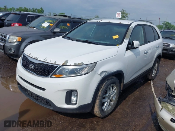 2014 Kia Sorento LX z VIN 5XYKT3A63EG449890, wystawiony jako IAAI lot #42383172 z przebiegiem 259 522 mil mil oraz . Historia ofert i sprzedaży dostępna na DreamBid. Obrazek 2.