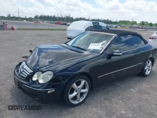 2005 Mercedes-Benz CLK 320 z VIN WDBTK65J85F149075, wystawiony jako IAAI lot #42171486 z przebiegiem 97 231 mil mil oraz . Historia ofert i sprzedaży dostępna na DreamBid. Obrazek 2.