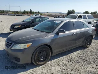 2011 Toyota Camry LE z VIN 4T4BF3EK8BR121973, wystawiony jako Copart lot #59018565 z przebiegiem 248 336 mil mil oraz Szkoda całkowita • Salvage title. Historia ofert i sprzedaży dostępna na DreamBid. Obrazek 1.
