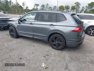 2023 Volkswagen Tiguan SE R-Line Black с VIN 3VVCB7AX1PM099075, выставлен на аукционе IAAI как лот 41600520 с пробегом 33 316 миль миль и . История ставок и продаж доступна на DreamBid. Изображение 3.