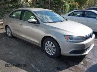 2013 Volkswagen Jetta Sedan Hybrid SE with VIN 3VW637AJ4DM296089, listed as a IAAI auction lot 42012547 with 155,765 mi miles. Bid and sale history available at carsss.com. Image 1.