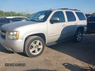 2007 Chevrolet Tahoe LTZ z VIN 1GNFK130X7J298560, wystawiony jako IAAI lot #42127703 z przebiegiem 268 095 mil mil oraz . Historia ofert i sprzedaży dostępna na DreamBid. Obrazek 2.