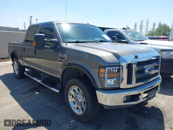 2008 Ford Super Duty F-250 SRW XL with VIN 1FTSW21R08EB98044, listed as a IAAI auction lot 42002642 with 197,393 mi miles. Bid and sale history available at carsss.com. Image 1.