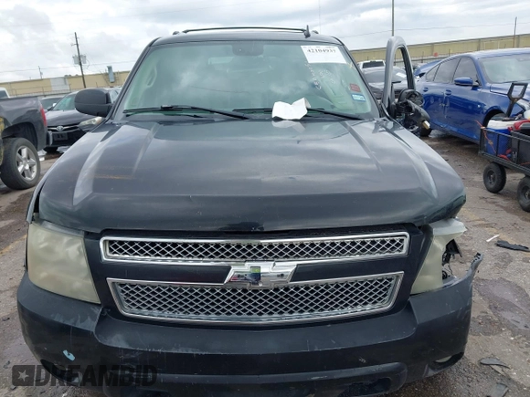 2007 Chevrolet Suburban LT with VIN 1GNFC16097R179358, listed as a IAAI auction lot 42104937 with Not provided miles and . Bid and sale history available at DreamBid. Image 12.