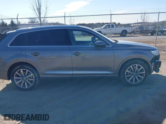 2018 Audi Q7 Premium Plus with VIN WA1LAAF70JD027840, listed as a IAAI auction lot 41695181 with 71,693 mi miles. Bid and sale history available at carsss.com. Image 13.