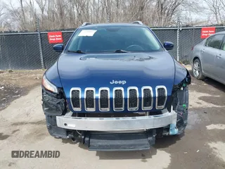 2018 Jeep Cherokee Limited with VIN 1C4PJMDB5JD562002, listed as a IAAI auction lot 41806090 with 116,706 mi miles. Bid and sale history available at carsss.com. Image 6.