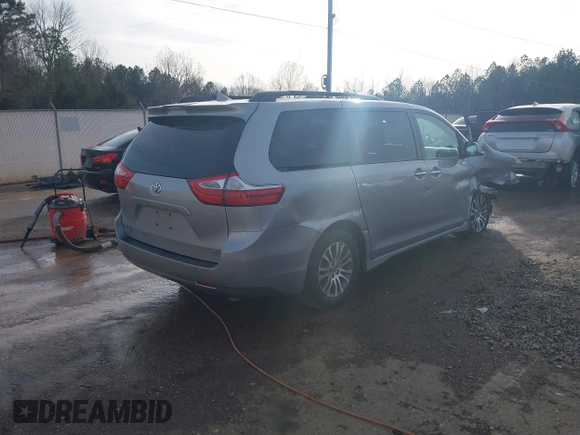 2018 Toyota Sienna XLE Auto Access Seat with VIN 5TDYZ3DC6JS928313, listed as a IAAI auction lot 41411318 with 145,480 mi miles. Bid and sale history available at carsss.com. Image 4.