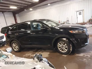 2019 Kia Sorento LX V6 with VIN 5XYPGDA58KG522979, listed as a IAAI auction lot 41553101 with 44,287 mi miles. Bid and sale history available at carsss.com. Image 13.