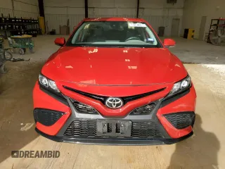2022 Toyota Camry SE with VIN 4T1G11AK4NU070761, listed as a Copart auction lot 50197125 with 32,658 mi miles and Clean Title. Bid and sale history available at DreamBid. Image 5.