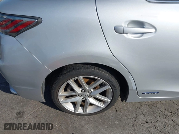 2015 Lexus CT 200h z VIN JTHKD5BH8F2224030, wystawiony jako IAAI lot #41624510 z przebiegiem 95 176 mil mil oraz . Historia ofert i sprzedaży dostępna na DreamBid. Obrazek 17.