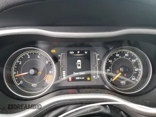2015 Jeep Cherokee Sport z VIN 1C4PJLAB8FW617178, wystawiony jako Copart lot #56366245 z przebiegiem 93 514 mil mil oraz Szkoda całkowita • Salvage title. Historia ofert i sprzedaży dostępna na DreamBid. Obrazek 9.