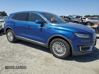 2020 Lincoln Nautilus Standard z VIN 2LMPJ6J96LBL07607, wystawiony jako Copart lot #57684115 z przebiegiem 69 073 mil mil oraz Szkoda całkowita • Salvage title. Historia ofert i sprzedaży dostępna na DreamBid. Obrazek 4.