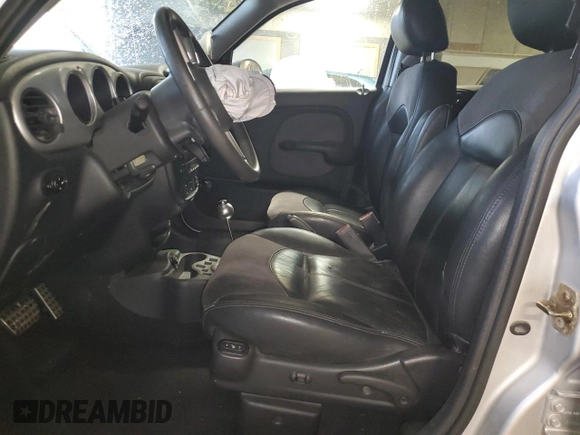 2004 Chrysler PT Cruiser Limited z VIN 3C8FY68BX4T358256, wystawiony jako Copart lot #54919485 z przebiegiem Nie podano mil oraz Czysty tytuł • Clean title. Historia ofert i sprzedaży dostępna na DreamBid. Obrazek 7.