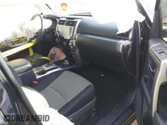 2023 Toyota 4Runner SR5 z VIN JTEMU5JR5P6180062, wystawiony jako IAAI lot #41089572 z przebiegiem 19 024 mil mil oraz . Historia ofert i sprzedaży dostępna na DreamBid. Obrazek 5.