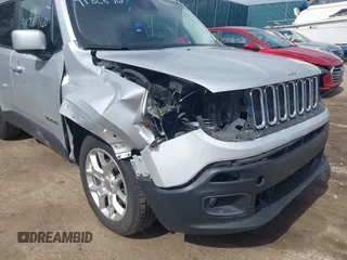 2017 Jeep Renegade Latitude with VIN ZACCJABBXHPG07320, listed as a IAAI auction lot 41828760 with 116,684 mi miles. Bid and sale history available at carsss.com. Image 6.