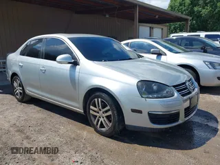 2008 Volkswagen Jetta SE with VIN 3VWRZ71K88M073886, listed as a IAAI auction lot 42207911 with Not provided miles and . Bid and sale history available at DreamBid. Image 1.