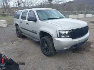 2007 Chevrolet Suburban LTZ with VIN 1GNFK16347J359777, listed as a IAAI auction lot 41896698 with 354,169 mi miles. Bid and sale history available at carsss.com. Image 1.