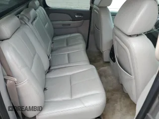 2007 Chevrolet Avalanche LTZ z VIN 3GNFK12377G199532, wystawiony jako Copart lot #57481235 z przebiegiem 226 580 mil mil oraz Szkoda całkowita • Salvage title. Historia ofert i sprzedaży dostępna na DreamBid. Obrazek 10.