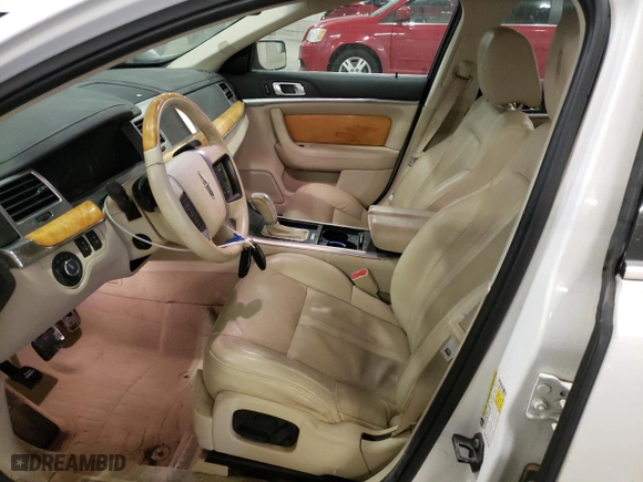 2010 Lincoln MKS with VIN 1LNHL9ERXAG609655, listed as a Copart auction lot 42348285 with 107,806 mi miles and Non Repairable. Bid and sale history available at carsss.com. Image 7.