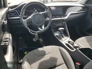 2020 Kia Niro LXS with VIN KNDCB3LC4L5421547, listed as a Copart auction lot 51201715 with 31,846 mi miles and Clean Title. Bid and sale history available at carsss.com. Image 8.