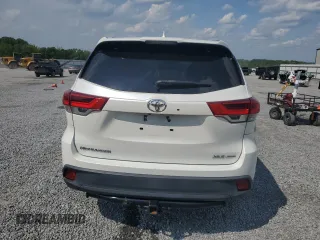 2017 Toyota Highlander XLE z VIN 5TDJZRFH6HS362094, wystawiony jako Copart lot #55086425 z przebiegiem 77 078 mil mil oraz Szkoda całkowita • Salvage title. Historia ofert i sprzedaży dostępna na DreamBid. Obrazek 6.