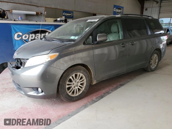 2012 Toyota Sienna XLE AAS с VIN 5TDYK3DCXCS202381, выставлен на аукционе Copart как лот 59002895 с пробегом 272 415 миль миль и Списание • Salvage title. История ставок и продаж доступна на DreamBid. Изображение 1.