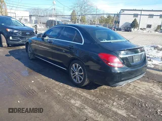 2016 Mercedes-Benz C 300 z VIN 55SWF4JBXGU118910, wystawiony jako IAAI lot #41596246 z przebiegiem 96 835 mil mil oraz . Historia ofert i sprzedaży dostępna na DreamBid. Obrazek 3.