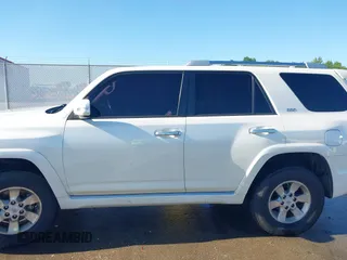 2011 Toyota 4Runner Trail z VIN JTEBU5JR7B5035496, wystawiony jako IAAI lot #42319548 z przebiegiem 253 437 mil mil oraz . Historia ofert i sprzedaży dostępna na DreamBid. Obrazek 15.
