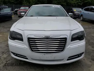 2012 Chrysler 300 Limited z VIN 2C3CCACGXCH251423, wystawiony jako Copart lot #58690525 z przebiegiem 143 881 mil mil oraz Czysty tytuł • Clean title. Historia ofert i sprzedaży dostępna na DreamBid. Obrazek 5.