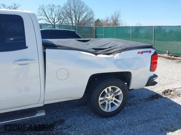 2015 Chevrolet Silverado 1500 LT with VIN 1GCVKREC0FZ200937, listed as a IAAI auction lot 41805994 with 51,706 mi miles. Bid and sale history available at carsss.com. Image 6.