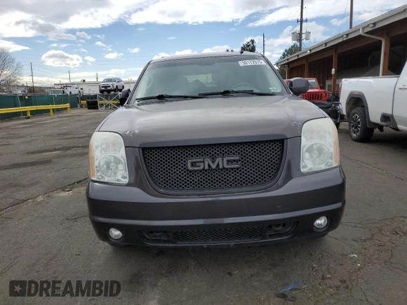 2010 GMC Yukon XL z VIN 1GKUKKE39AR114462, wystawiony jako Copart lot #50172975 z przebiegiem 267 783 mil mil oraz Szkoda całkowita • Salvage title. Historia ofert i sprzedaży dostępna na DreamBid. Obrazek 5.